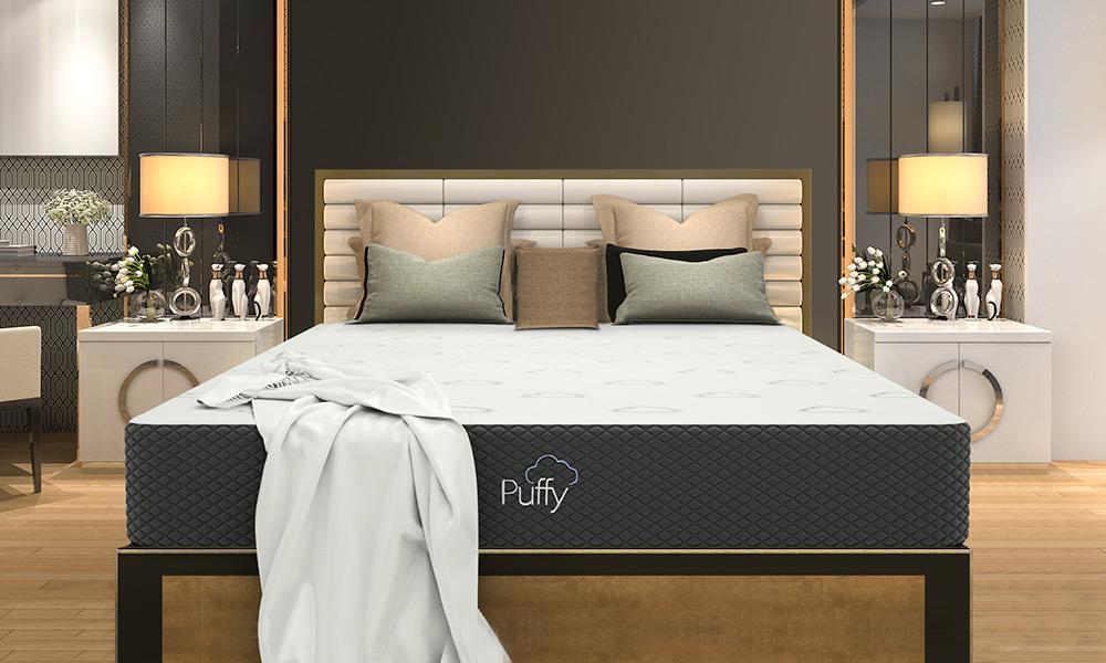 does the puffy mattress come with a protector